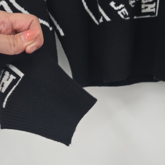 True Religion Jaquard Black and White Logo Sweater NEW Large - Picture 7 of 9